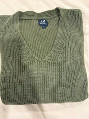 Gap Maternity V-Neck Sweater